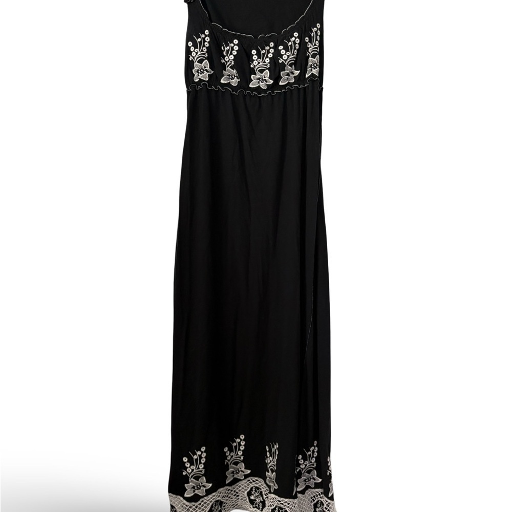 BCBGMAXAZRIA dress medium maxi black Floral Embroidery Coastal Cottage Core M